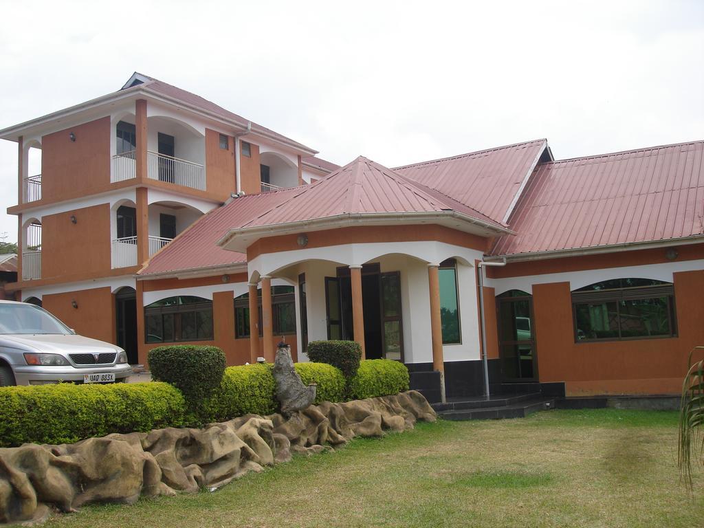 Rays Hotel Mbarara Bagian luar foto
