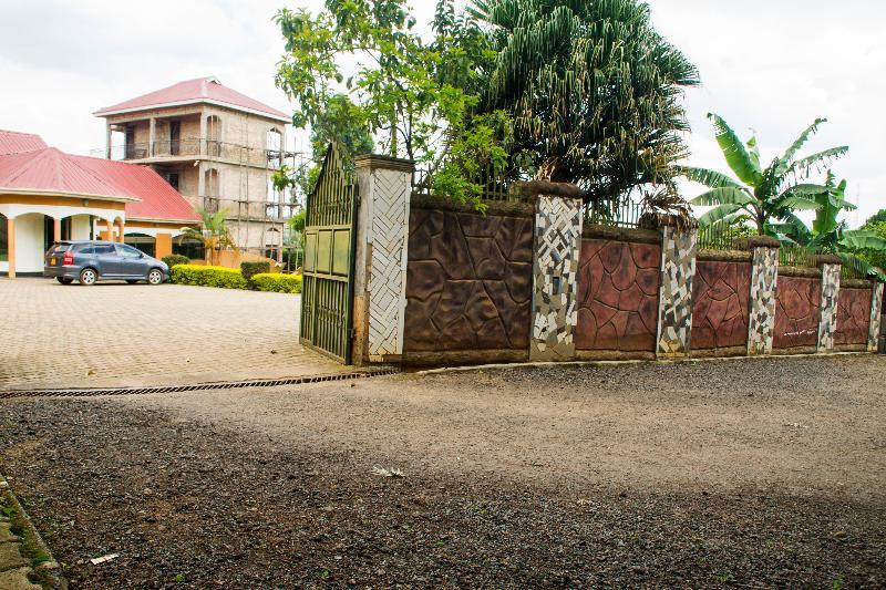 Rays Hotel Mbarara Bagian luar foto