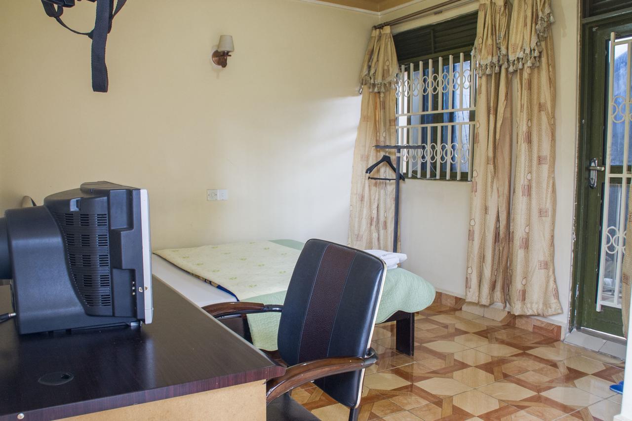 Rays Hotel Mbarara Bagian luar foto
