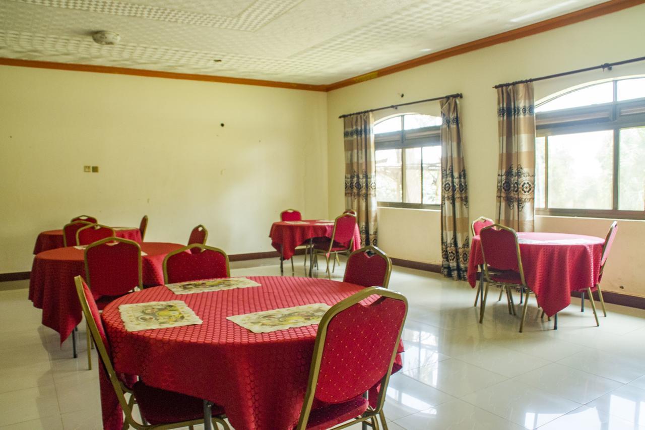 Rays Hotel Mbarara Bagian luar foto