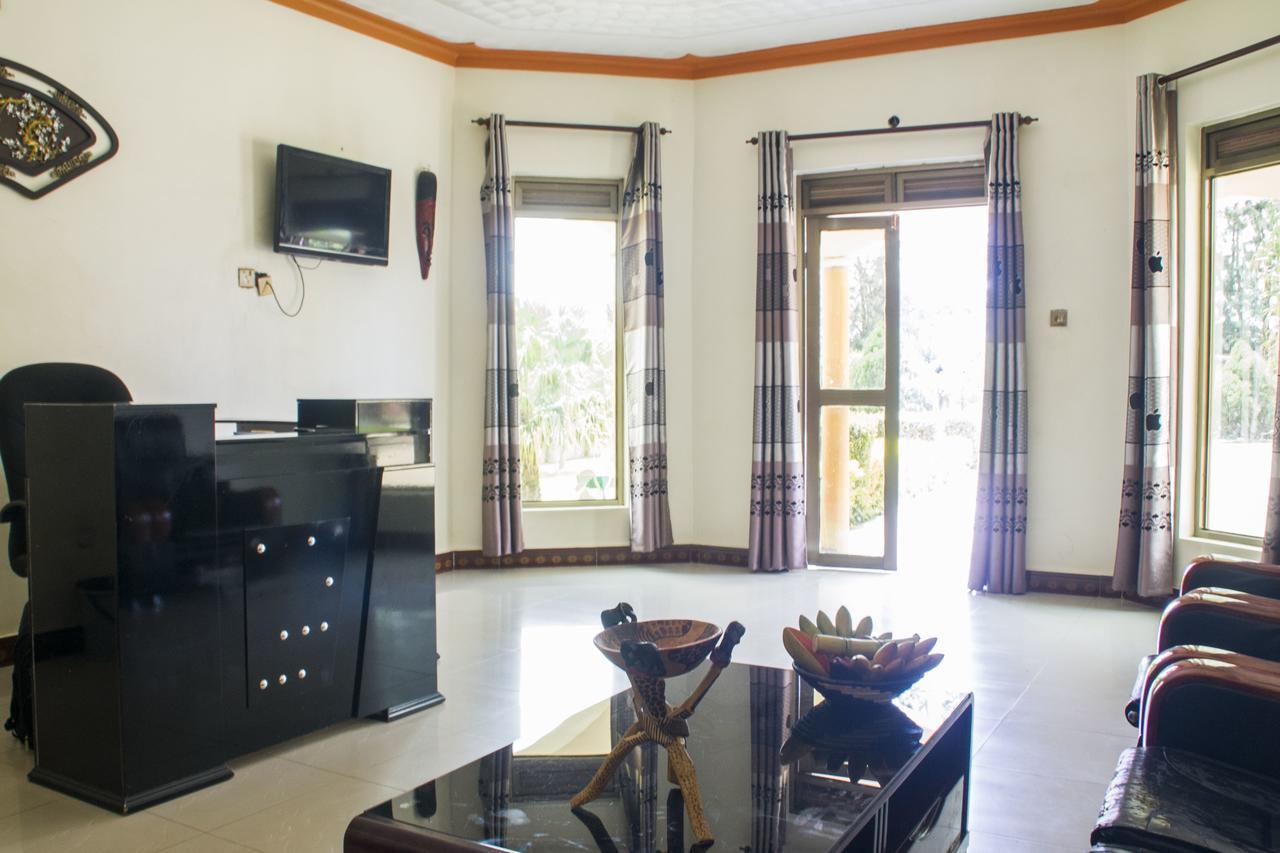 Rays Hotel Mbarara Bagian luar foto