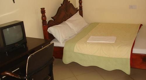 Rays Hotel Mbarara Bagian luar foto